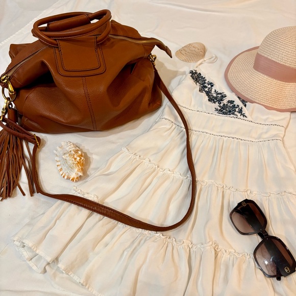 Hobo Brand Large Leather Tote w/ Floral Lining - Picture 1 of 8